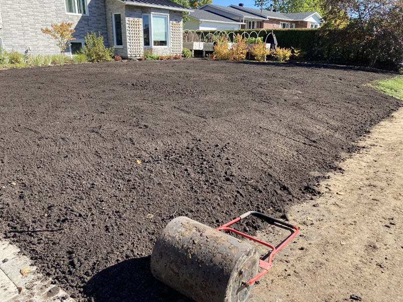 Nivelage de terrain à Granby et Waterloo – Vert Pelouse
