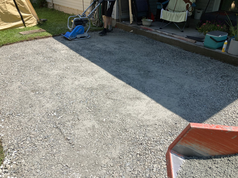 Nivelage de terrain à Granby et Waterloo – Vert Pelouse