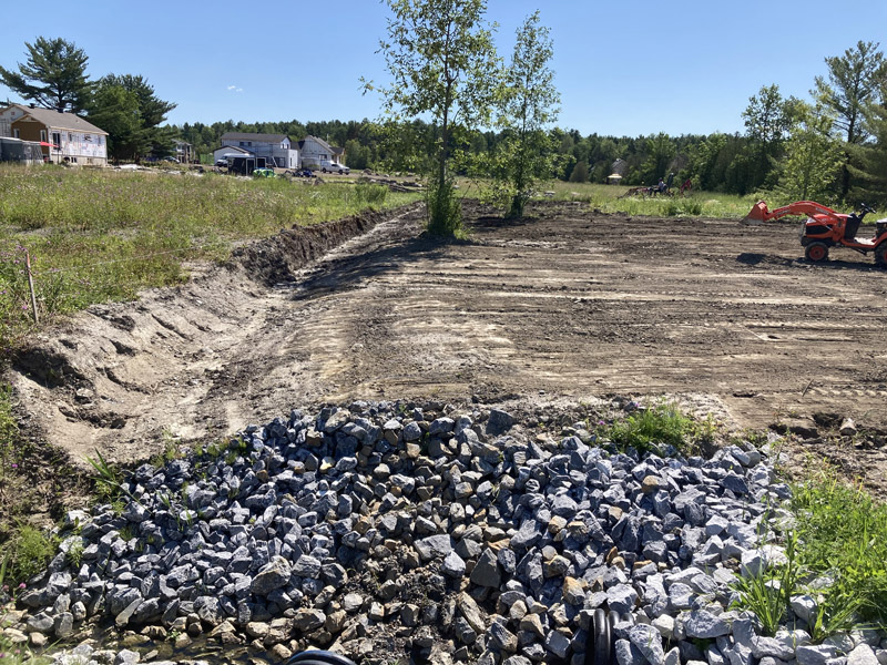 Nivelage de terrain à Granby et Waterloo – Vert Pelouse